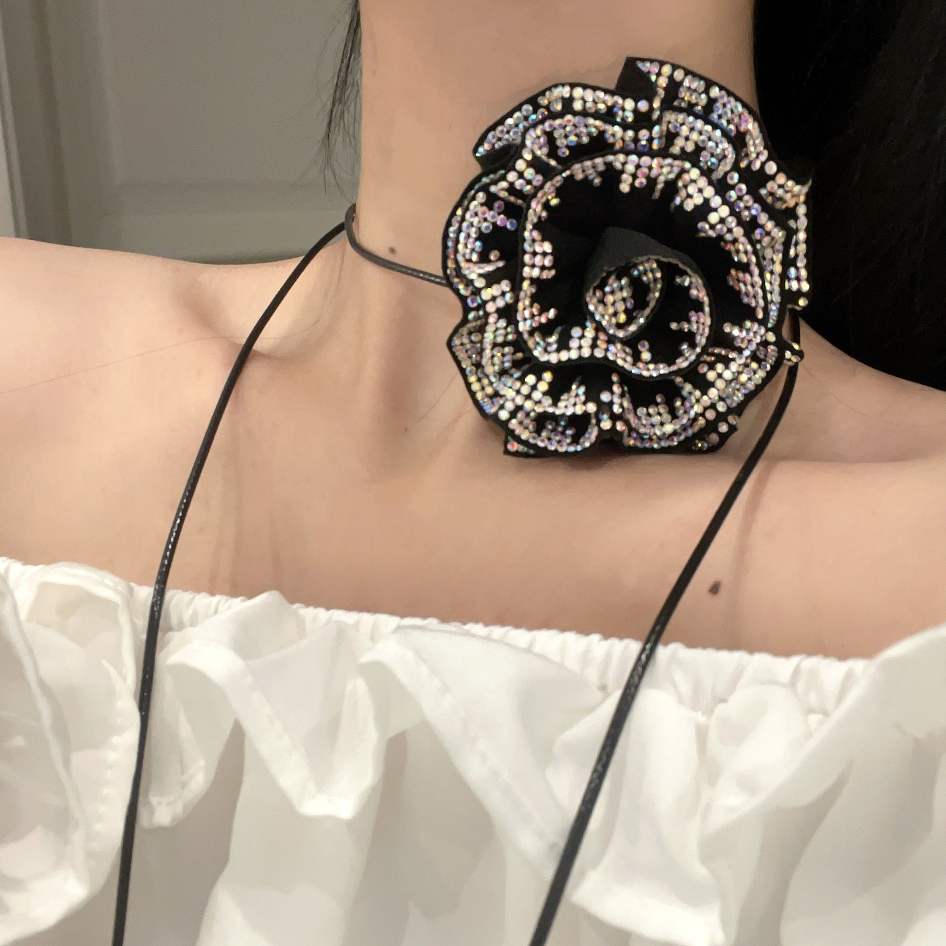 Retro Full Diamond Flower Clavicle Chain French Fashionable Lace-up Choker Strap Necklace